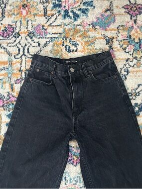 Zara Women’s Black Straight Jeans